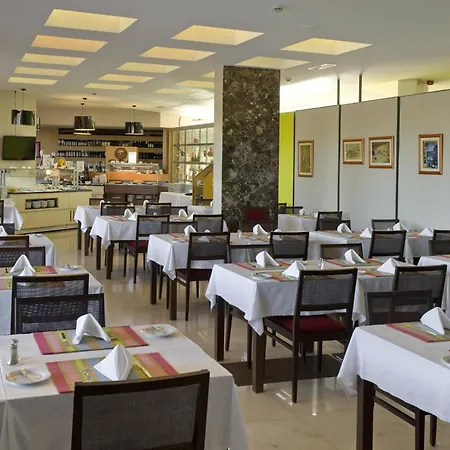 Aparthotel Alfagar Village 3*