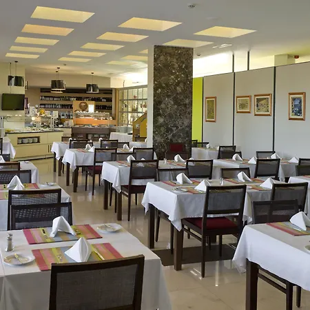 Ξενοδοχείο με διαμερίσματα Alfagar Village 3*