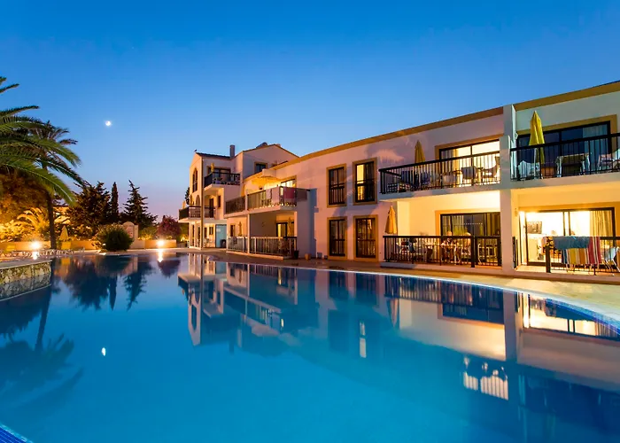 מלון דירות Alfagar Village אלבופיירה