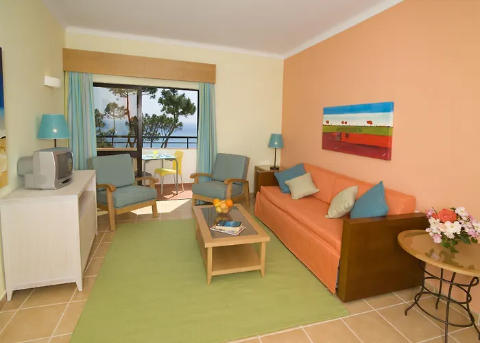 מלון דירות Alfagar Village 3*