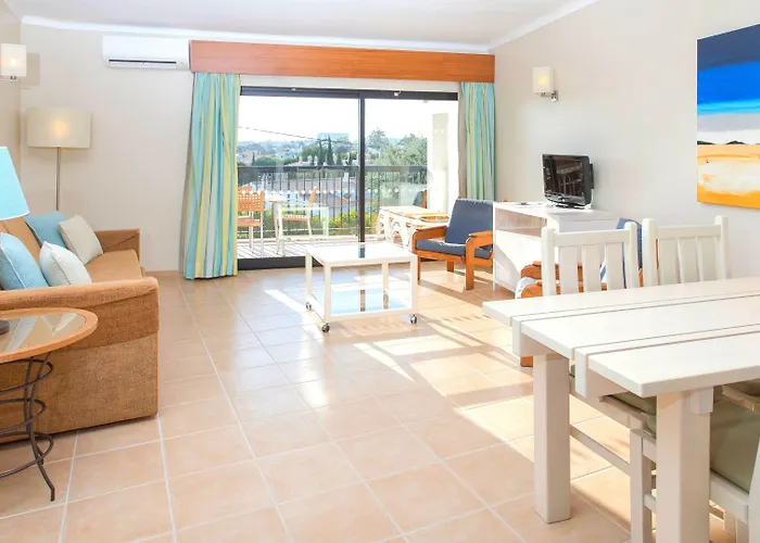 Alfagar Village מלון דירות