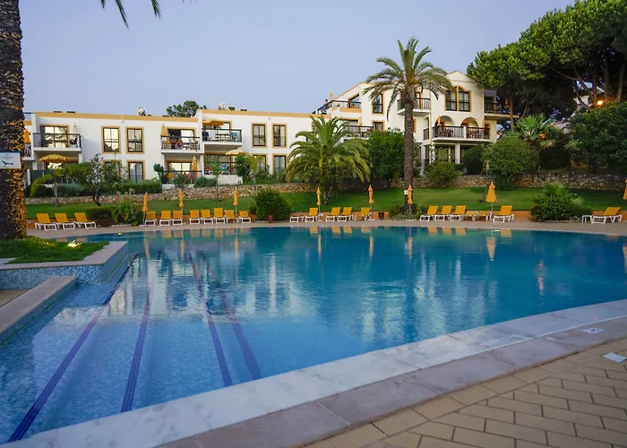 מלון דירות Alfagar Village אלבופיירה